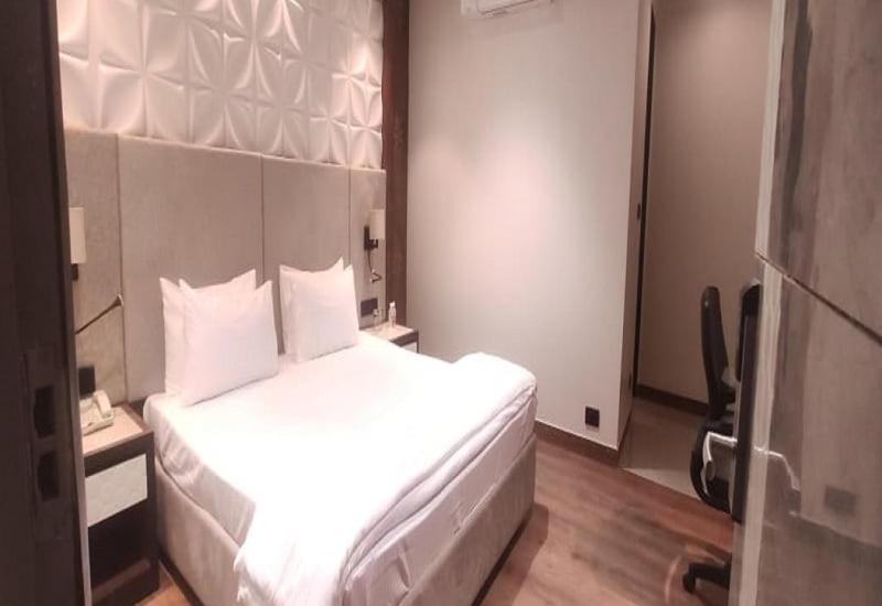 Harilal Hotel Патна Екстериор снимка